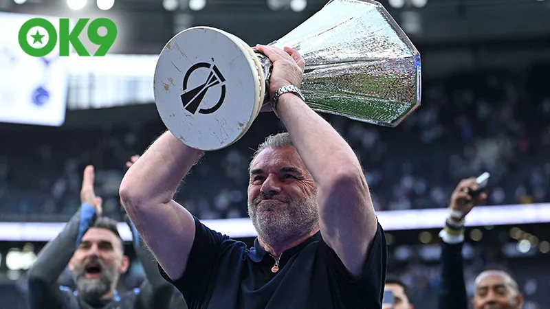 Ange Postecoglou vẫn là một HLV đẳng cấp trong các trận đấu knock-out